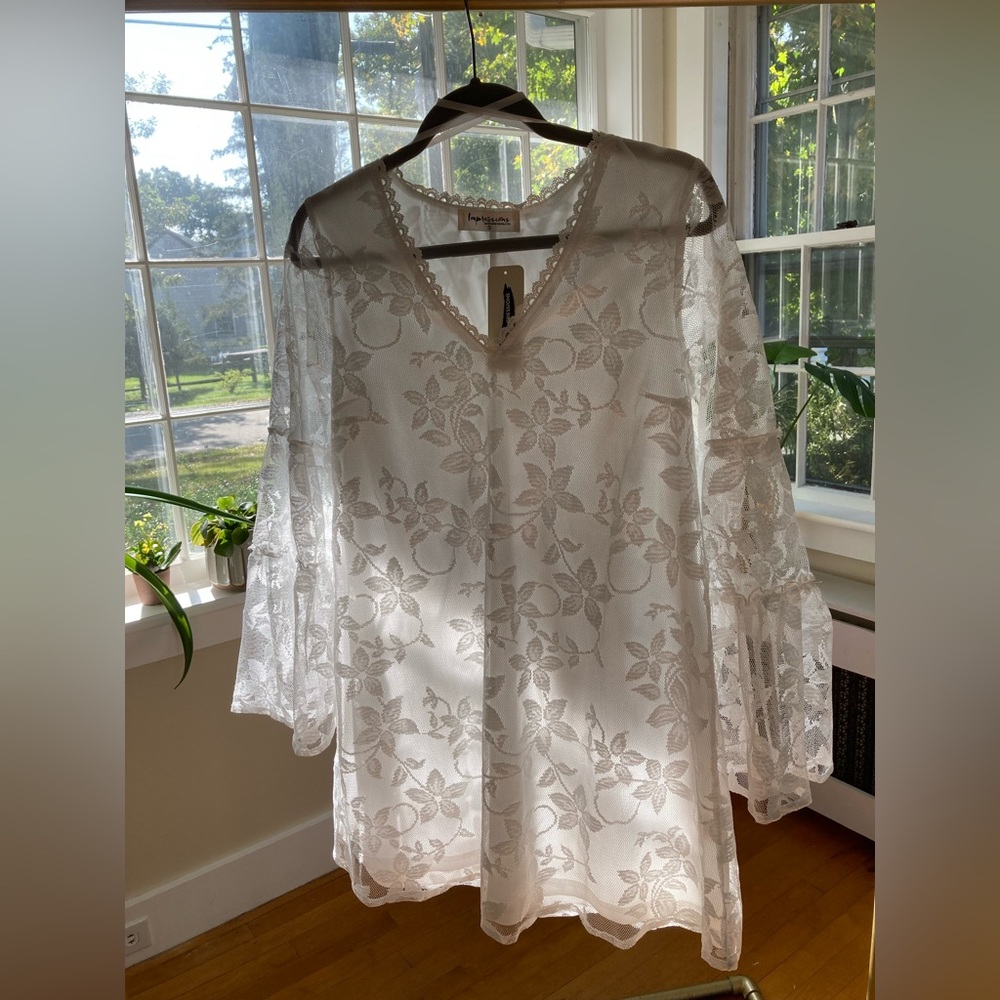 Impressions Boutique White Lace Bell Sleeve Pullover Dress Size Small